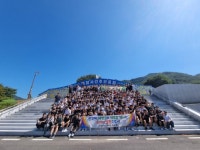 거창사건추모공원 고령토 맨발길 인기로 방문객 증가 | 뉴스로