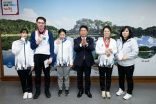 제천시, 제44회 전국장애인체육대회 입상자 포상금 전달 | 뉴스로