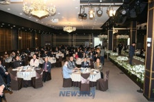 김천 경제인 화합대회 개최, 고향 발전 위해 뭉칠 것 | 뉴스로