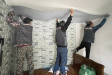 의성군 신평면 행복기동대, 저소득 독거노인가구 주거환경 개선 봉사 실시 | 뉴스로