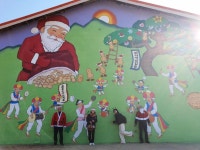 고창군 성송면 ‘365일 크리스마스’ 대형벽화 눈길 | 뉴스로