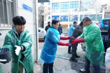 성북구, 돈암1동 새마을지도협의회 ‘사랑 담은 연탄 나눔’ | 뉴스로