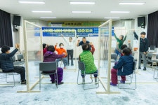 고흥군, ‘긋과 극’으로 염포마을에 문화예술의 불씨를 지피다 | 뉴스로