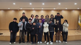 뉴스로 - 지자체가 보인다! - 의왕시 내손1동, ‘제1회 내손愛 Fun 장학금’전달 의왕시 내손1동, ‘제1회 내손愛 Fun 장학금’전달