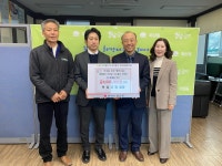 뉴스로 - 지자체가 보인다! - 다온종합상사 윤정우 대표, 관내 어르신들을 위한 떡만둣국 200인분 후원 다온종합상사 윤정우 대표, 관내... 
