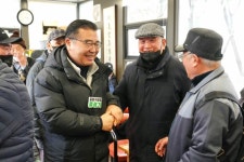 류경기 중랑구청장, 설 연휴 어르신쉼터 찾아 온정 나눠 | 뉴스로