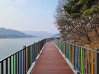 안성시, 삼죽 덕산저수지 수변산책로 완공 | 뉴스로