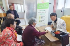 태안군, ‘경로당 순회 주치의 사업’ 새해 첫 운영 돌입! | 뉴스로