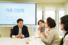 “조기 검진으로 치매 걱정 뚝” 종로구, 찾아가는 치매 관리 서비스 | 뉴스로