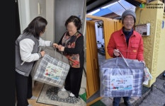 남양주시 서부희망케어센터, 1,350세대에 설 명절 선물 지원 | 뉴스로