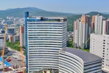 5천원에 즐기는 멀티플렉스 독립·예술영화전용관, 경기도, 5일 수원 광교에서 ‘경기인디시네마관’ 개관 | 뉴스로