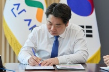 오세현 아산시장, ‘탕정2고 조기 개교’ 안건 취임 1호 결재 | 뉴스로