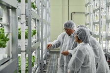 최훈식 장수군수, 동부권 임대형 수직농장 현장점검 | 뉴스로