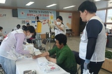 고성군지역사회보장협의체-통영적십자병원 거류면 어르신 대상 무료순회진료 실시 | 뉴스로