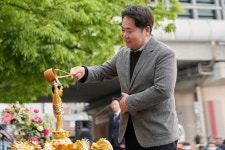 오세현 아산시장, ‘온빛 연등 축제’에서 위로와 희망 전해 | 뉴스로