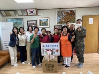 - 고양시 화전동, 육군1750부대와 어버이날 맞이 경로당 방문 고양시 화전동, 육군1750부대와 어버이날 맞이 경로당 방문