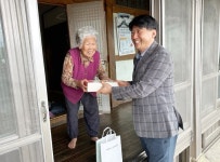 정읍시 입암면, 독거노인 생일 챙기며 ‘효사랑’ 실천 | 뉴스로