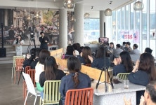 창원특례시, 마산봉암공단서‘수요 런치콘서트’개최 | 뉴스로