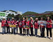 통영시, 학생들을 담배로부터 지켜주세요…벽방초등학교 줍킹 캠페인 실시 | 뉴스로
