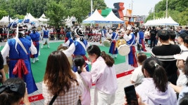 뉴스로 - 지자체가 보인다! - 지역상생형 로컬푸드 축제, 안성에서 성공 개최 지역상생형 로컬푸드 축제, 안성에서 성공 개최