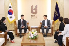 (주)위드플러스시스템, 치매환자 위해 부천시에 온정 전달 | 뉴스로