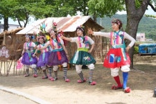 제26회 음성품바축제, 다양한 품바 공연으로 열기 고조 | 뉴스로