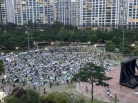 초여름 밤의 축제‘2025년 식사동 돗자리 영화제 및 주민총회’성황리 개최 | 뉴스로