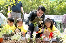 관악구, 자투리 공간을 힐링 스폿으로! 주민과 함께 ‘난곡로 사계절 생생정원’ 완성 | 뉴스로