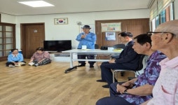 봉양읍 미당1리경로당, 회원을 위해 매주 한자 강의 진행해 | 뉴스로