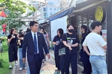 광주 남구 백운광장 스트리트 푸드존, 광주 청년도전지원사업 참여 청년과 ‘야시장 탐방의 날’ 개최 | 뉴스로