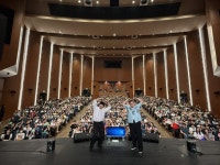 감성 보컬 KCM·더원 콘서트, 함안문화예술회관 전석 매진 돌풍 | 뉴스로