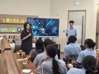 별무리학교 학생들의 열정으로 성사된 김선영 작가 초청 강연 | 뉴스로