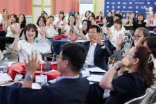 어르신도, 이주민도 “배움 나누는 시민 강사” | 뉴스로