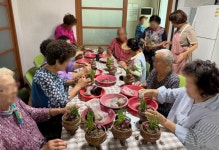 청주상당보건소, 경로당서 원예프로그램 운영… 치매예방 앞장 | 뉴스로