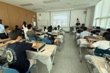 함안군립 칠원도서관 샌드아트‘빛과 모래로 만나는 함안’체험 성황리에 마쳐 | 뉴스로