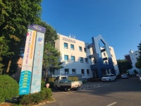 ‘여름, 꽃을 그리다’ 동두천시 시립도서관 로비 전시 운영 | 뉴스로