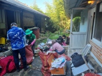 은하면, 홀몸어르신 긴급 주택 청소 봉사 | 뉴스로