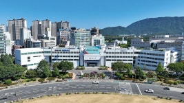 뉴스로 - 지자체가 보인다! - 창원특례시,‘한들근린공원 시설물 확충사업’마무리 창원특례시,‘한들근린공원 시설물 확충사업’마무리