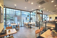 피터팬의 좋은방 구하기 1층 대로변 매출 높은 상가입니다. 전용110평 1억/1천 권리금 있음