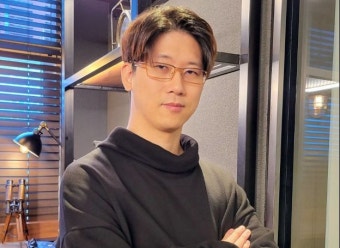 시프트업 김형태 대표, 지스타에서 사인회 진행 시프트업 김형태 대표, 지스타에서 사인회 진행    | 루리웹