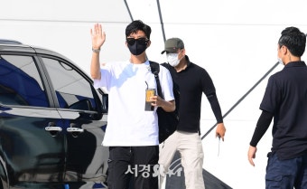 홍수아, '가을 감성 가득한 트위드 원피스' (김포공항 출국)