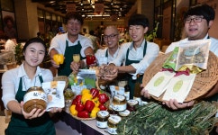 청년 농부들이 직접 키운 농산물 맛보세요 | 서울경제 청년 농부들이 직접 키운 농산물 맛보세요