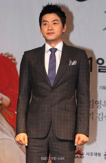 '노총각' 배우 김승수, 이상형으로 손나은 지목 