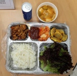 ‘꽉 찬 급식판’ 받은 송영길 “한 끼 2930원 너무 죄송… 자괴감” | 세계일보 ‘꽉 찬 급식판’ 받은 송영길 “한 끼 2930원 너무 죄송... 