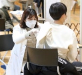 코로나 백신이 유전정보 바꾼다? 괴담 ‘진실 혹은 거짓’ | 세계일보 코로나 백신이 유전정보 바꾼다? 괴담 ‘진실 혹은 거짓’