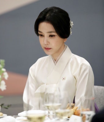 경찰, 김건희 ‘허위경력 의혹’ 檢 송치…고발인 '이의신청' | 세계일보 경찰, 김건희 ‘허위경력 의혹’ 檢 송치…고발인 '이의신청'
