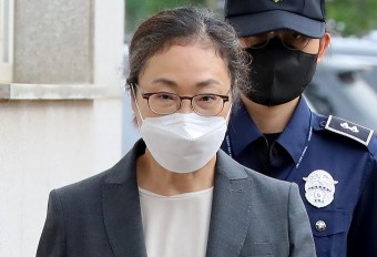 박희영 석방 ‘구청장 직위’ 회복… 이태원 참사 유가족 계란 던지며 오열 | 세계일보 박희영 석방 ‘구청장 직위’ 회복… 이태원 참사 유가족...