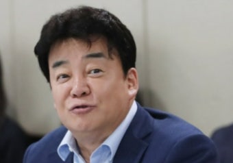“軍장교 복무 경험” 백종원, 심폐소생술로 쓰러진 식당 종업원 구했다 | 세계일보 “軍장교 복무 경험” 백종원, 심폐소생술로 쓰러진 식당...