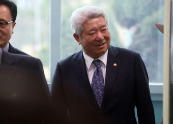 김홍일 방통위원장 지명…여 