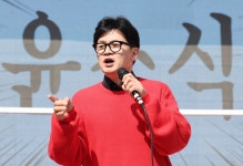 한동훈 “이재명, 왜 삼겹살 먹은 척 하나…입만 열면 거짓말” | 세계일보 한동훈 “이재명, 왜 삼겹살 먹은 척 하나…입만 열면 거짓말”